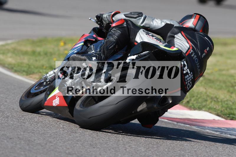 /Archiv-2022/07 16.04.2022 Speer Racing ADR/Gruppe gelb/backside